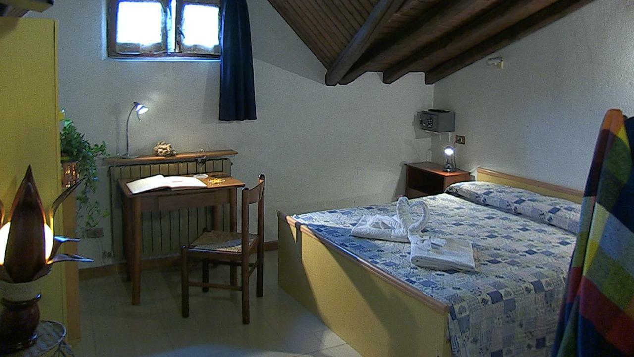 Hotel Rondanino Lanzo dʼIntelvi Extérieur photo