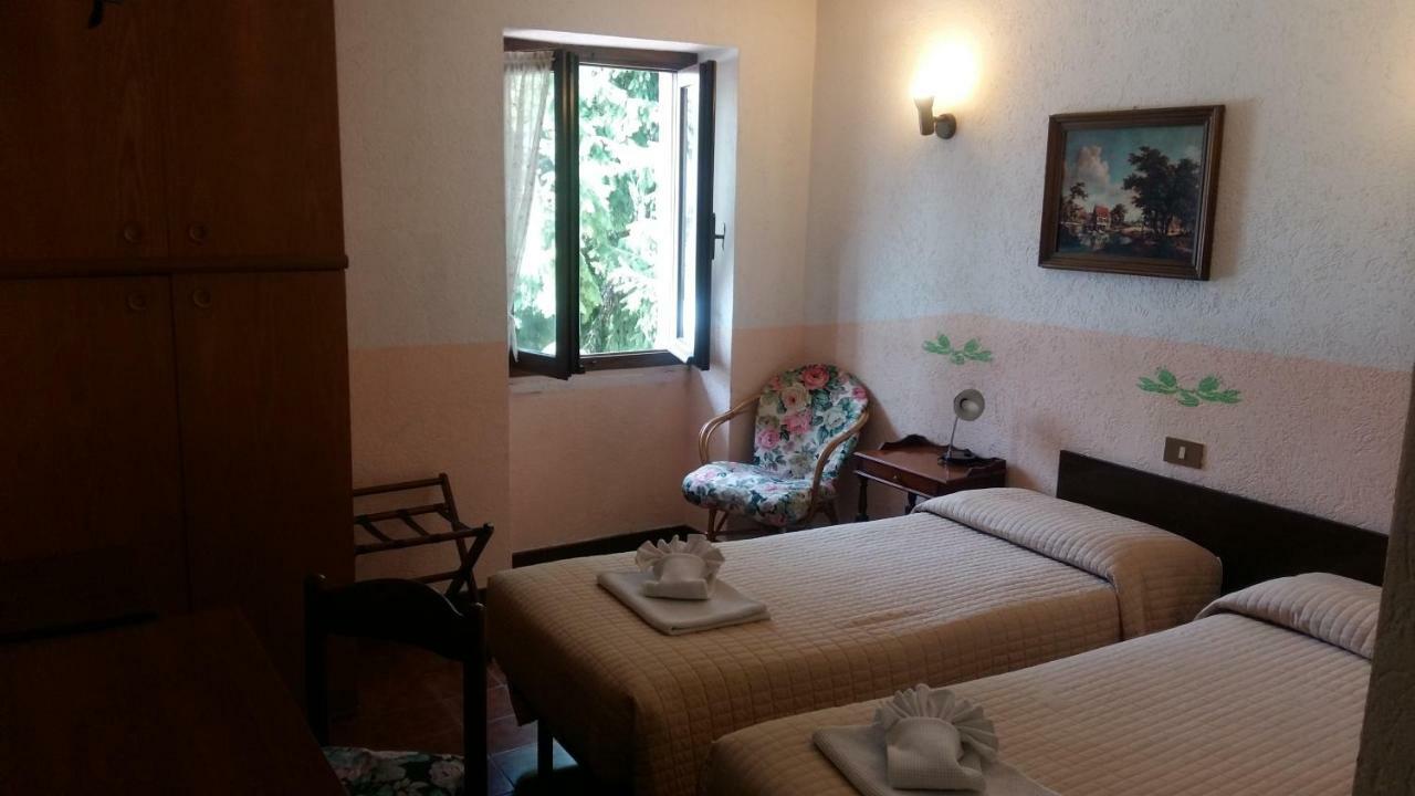 Hotel Rondanino Lanzo dʼIntelvi Extérieur photo